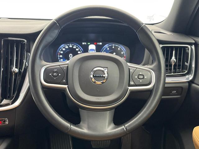 V60 T5 モメンタム 純正9インチナビ 茶革シート パイロットアシスト シートヒーター パワーシート バックカメラ Apple Car Play Bluetooth フルセグTV パワーバックドア LEDヘッドライト(11枚目)