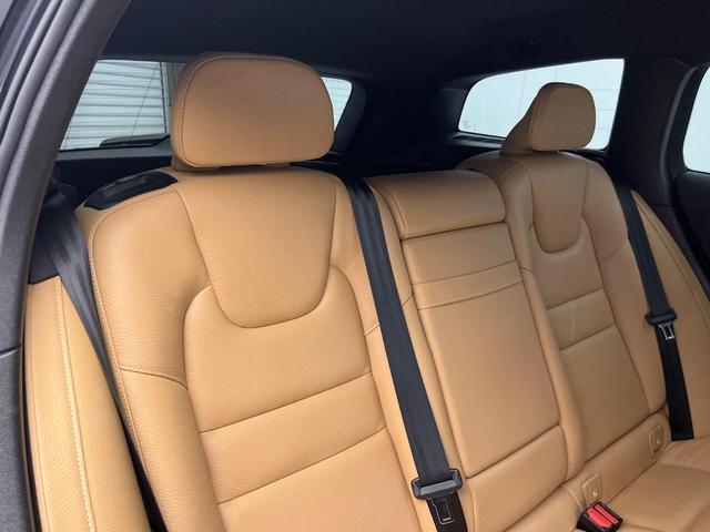 V60 T5 モメンタム 純正9インチナビ 茶革シート パイロットアシスト シートヒーター パワーシート バックカメラ Apple Car Play Bluetooth フルセグTV パワーバックドア LEDヘッドライト(13枚目)