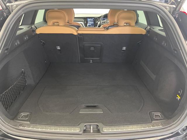 V60 T5 モメンタム 純正9インチナビ 茶革シート パイロットアシスト シートヒーター パワーシート バックカメラ Apple Car Play Bluetooth フルセグTV パワーバックドア LEDヘッドライト(14枚目)