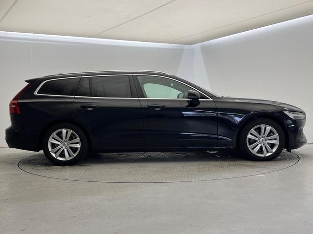 V60 T5 モメンタム 純正9インチナビ 茶革シート パイロットアシスト シートヒーター パワーシート バックカメラ Apple Car Play Bluetooth フルセグTV パワーバックドア LEDヘッドライト(18枚目)