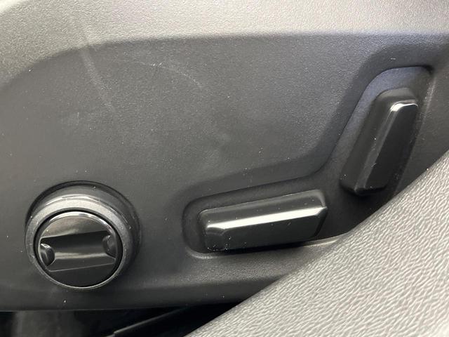 V60 T5 モメンタム 純正9インチナビ 茶革シート パイロットアシスト シートヒーター パワーシート バックカメラ Apple Car Play Bluetooth フルセグTV パワーバックドア LEDヘッドライト(27枚目)