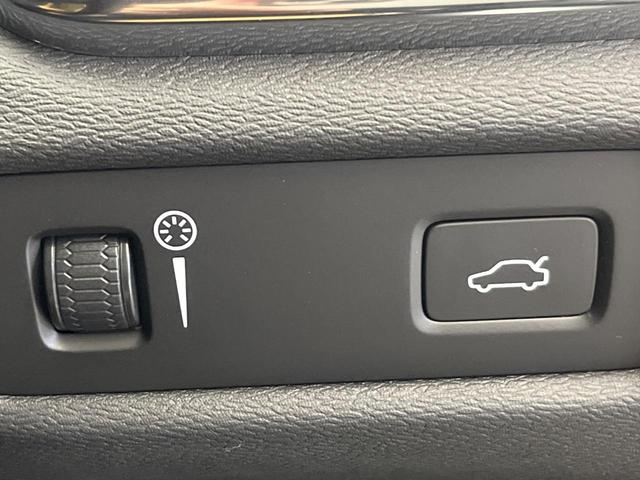V60 T5 モメンタム 純正9インチナビ 茶革シート パイロットアシスト シートヒーター パワーシート バックカメラ Apple Car Play Bluetooth フルセグTV パワーバックドア LEDヘッドライト(33枚目)