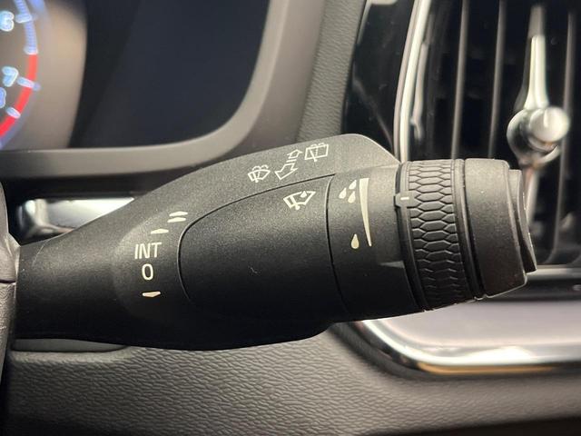 V60 T5 モメンタム 純正9インチナビ 茶革シート パイロットアシスト シートヒーター パワーシート バックカメラ Apple Car Play Bluetooth フルセグTV パワーバックドア LEDヘッドライト(36枚目)