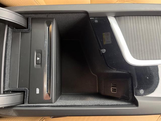 V60 T5 モメンタム 純正9インチナビ 茶革シート パイロットアシスト シートヒーター パワーシート バックカメラ Apple Car Play Bluetooth フルセグTV パワーバックドア LEDヘッドライト(53枚目)