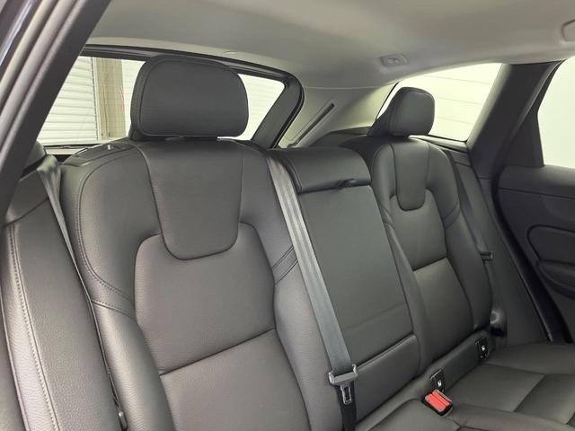 XC60 プラス B5 認定中古車 Googleナビ 360°ビューカメラ パイロットアシスト シートヒーター パワーバックドア LEDヘッドライト ブラインドスポットインフォメーション レーンキープアシスト(13枚目)