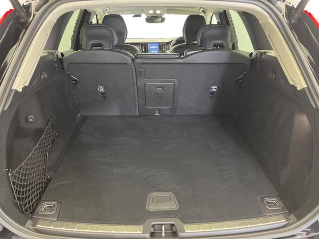 XC60 プラス B5 認定中古車 Googleナビ 360°ビューカメラ パイロットアシスト シートヒーター パワーバックドア LEDヘッドライト ブラインドスポットインフォメーション レーンキープアシスト(14枚目)
