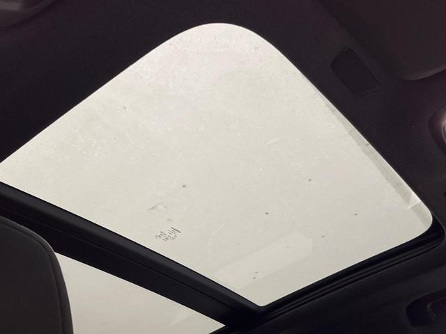 XC40 T5 AWD Rデザイン 認定中古車 サンルーフ harman/kardon 360°ビューカメラ 禁煙車 インテリセーフ シートヒーター メモリー機能付きパワーシート 純正9インチナビ フルセグTV LEDヘッドライト(5枚目)