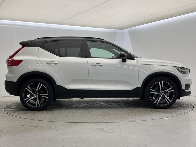 XC40 T5 AWD Rデザイン 認定中古車 サンルーフ harman/kardon 360°ビューカメラ 禁煙車 インテリセーフ シートヒーター メモリー機能付きパワーシート 純正9インチナビ フルセグTV LEDヘッドライト(18枚目)