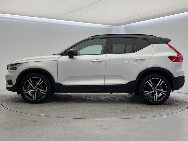 XC40 T5 AWD Rデザイン 認定中古車 サンルーフ harman/kardon 360°ビューカメラ 禁煙車 インテリセーフ シートヒーター メモリー機能付きパワーシート 純正9インチナビ フルセグTV LEDヘッドライト(20枚目)