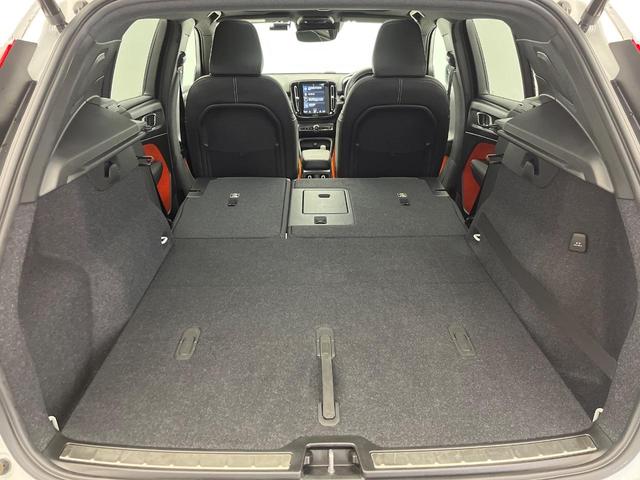 XC40 T5 AWD Rデザイン 認定中古車 サンルーフ harman/kardon 360°ビューカメラ 禁煙車 インテリセーフ シートヒーター メモリー機能付きパワーシート 純正9インチナビ フルセグTV LEDヘッドライト(23枚目)