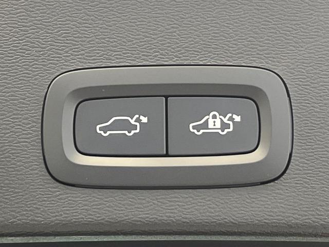 XC40 T5 AWD Rデザイン 認定中古車 サンルーフ harman/kardon 360°ビューカメラ 禁煙車 インテリセーフ シートヒーター メモリー機能付きパワーシート 純正9インチナビ フルセグTV LEDヘッドライト(24枚目)