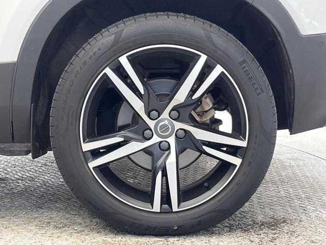 XC40 T5 AWD Rデザイン 認定中古車 サンルーフ harman/kardon 360°ビューカメラ 禁煙車 インテリセーフ シートヒーター メモリー機能付きパワーシート 純正9インチナビ フルセグTV LEDヘッドライト(28枚目)