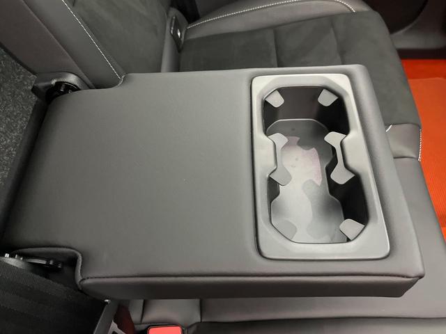 XC40 T5 AWD Rデザイン 認定中古車 サンルーフ harman/kardon 360°ビューカメラ 禁煙車 インテリセーフ シートヒーター メモリー機能付きパワーシート 純正9インチナビ フルセグTV LEDヘッドライト(29枚目)