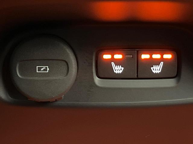 XC40 T5 AWD Rデザイン 認定中古車 サンルーフ harman/kardon 360°ビューカメラ 禁煙車 インテリセーフ シートヒーター メモリー機能付きパワーシート 純正9インチナビ フルセグTV LEDヘッドライト(31枚目)