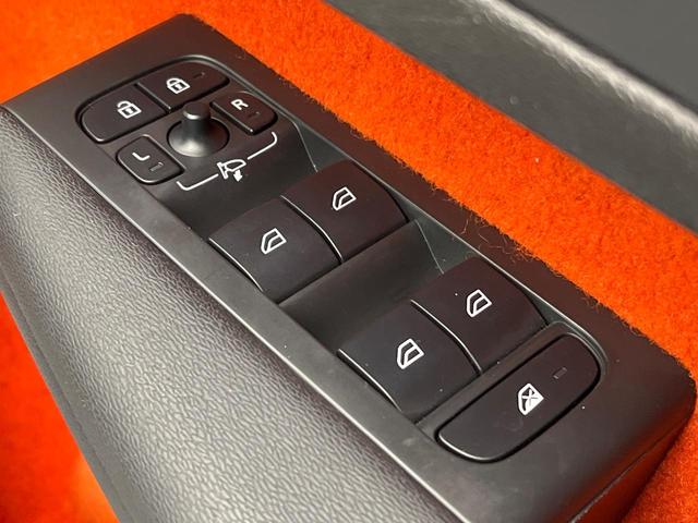 XC40 T5 AWD Rデザイン 認定中古車 サンルーフ harman/kardon 360°ビューカメラ 禁煙車 インテリセーフ シートヒーター メモリー機能付きパワーシート 純正9インチナビ フルセグTV LEDヘッドライト(33枚目)