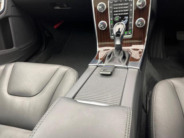 Ｖ６０ Ｄ４　クラシック　ディーゼル　サンルーフ　インテリセーフ　禁煙車　シートヒーター　パワーシート　フルセグＴＶ　Ｂｌｕｅｔｏｏｔｈ　ＬＥＤヘッドライト　ブラインドスポットインフォメーション（49枚目）