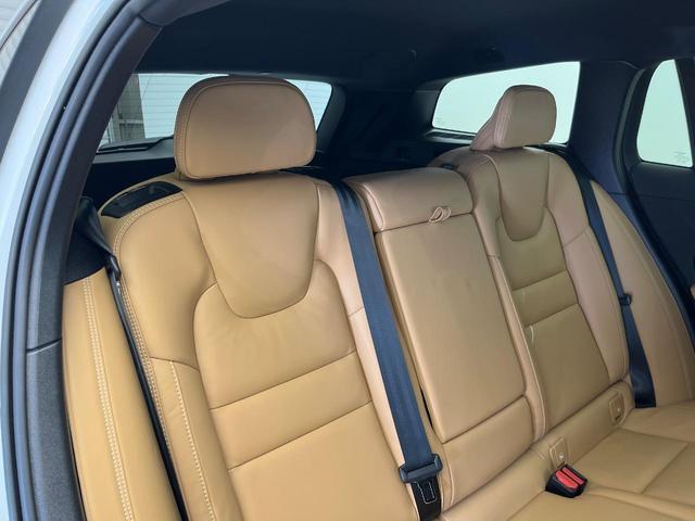 V60 クロスカントリー アルティメット B5 AWD 認定中古車 Googleモデル 360ビューカメラ パイロットアシスト シートベンチレーション メモリー機能付きパワーシート パワーバックドア LEDヘッドライト ブラインドスポットインフォメーション(14枚目)