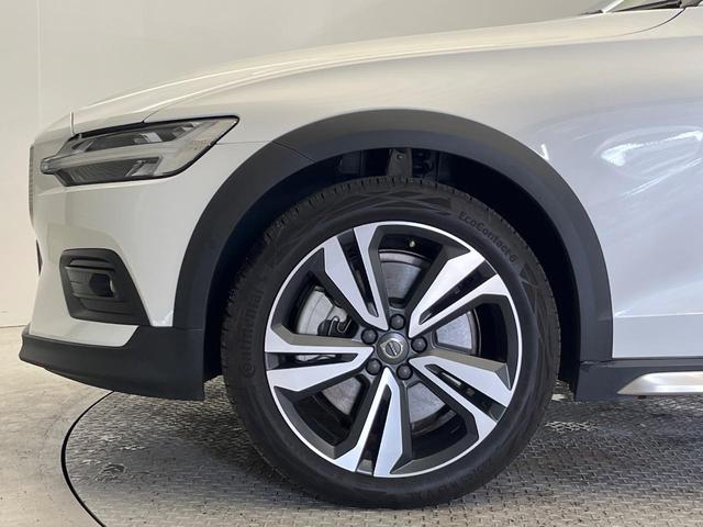 V60 クロスカントリー アルティメット B5 AWD 認定中古車 Googleモデル 360ビューカメラ パイロットアシスト シートベンチレーション メモリー機能付きパワーシート パワーバックドア LEDヘッドライト ブラインドスポットインフォメーション(17枚目)