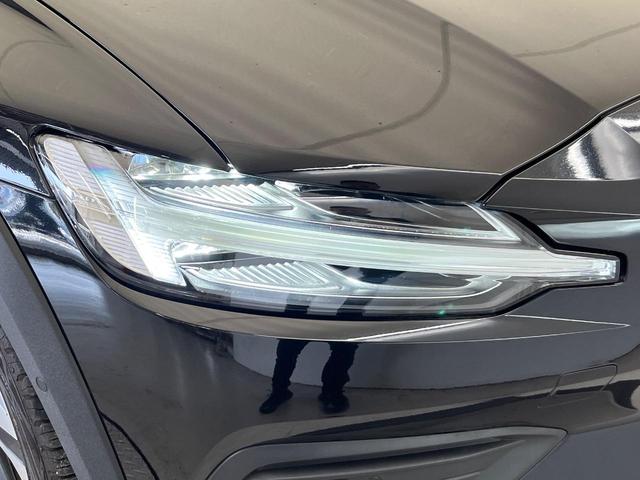 Ｖ６０ クロスカントリー　Ｂ５　ＡＷＤ　プロ　認定中古車　９インチナビ　黒革シート　ｈａｒｍａｎ／ｋａｒｄｏｎ　３６０°ビューカメラ　シートベンチレーション　シートヒーター　パワーシート　パワーバックドア　純正１９インチアルミ　ＬＥＤヘッドライト（15枚目）