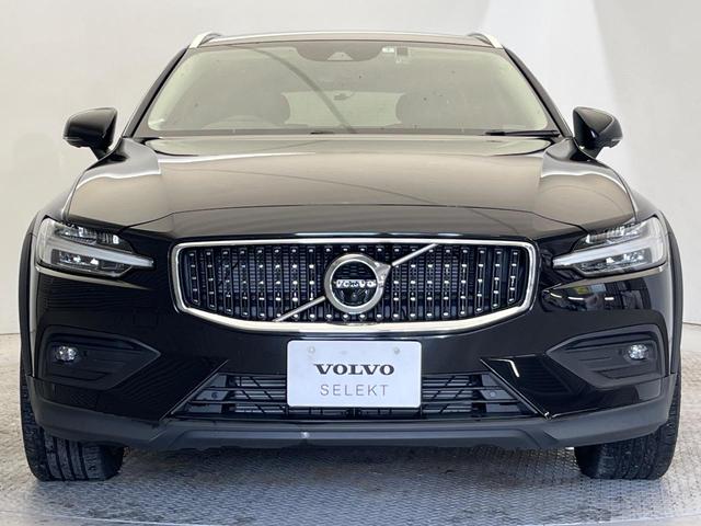 Ｖ６０ クロスカントリー　Ｂ５　ＡＷＤ　プロ　認定中古車　９インチナビ　黒革シート　ｈａｒｍａｎ／ｋａｒｄｏｎ　３６０°ビューカメラ　シートベンチレーション　シートヒーター　パワーシート　パワーバックドア　純正１９インチアルミ　ＬＥＤヘッドライト（17枚目）
