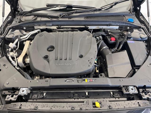 Ｖ６０ クロスカントリー　Ｂ５　ＡＷＤ　プロ　認定中古車　９インチナビ　黒革シート　ｈａｒｍａｎ／ｋａｒｄｏｎ　３６０°ビューカメラ　シートベンチレーション　シートヒーター　パワーシート　パワーバックドア　純正１９インチアルミ　ＬＥＤヘッドライト（21枚目）