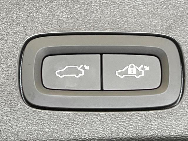 Ｖ６０ クロスカントリー　Ｂ５　ＡＷＤ　プロ　認定中古車　９インチナビ　黒革シート　ｈａｒｍａｎ／ｋａｒｄｏｎ　３６０°ビューカメラ　シートベンチレーション　シートヒーター　パワーシート　パワーバックドア　純正１９インチアルミ　ＬＥＤヘッドライト（24枚目）