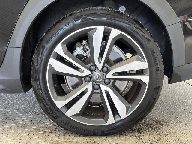 Ｖ６０ クロスカントリー　Ｂ５　ＡＷＤ　プロ　認定中古車　９インチナビ　黒革シート　ｈａｒｍａｎ／ｋａｒｄｏｎ　３６０°ビューカメラ　シートベンチレーション　シートヒーター　パワーシート　パワーバックドア　純正１９インチアルミ　ＬＥＤヘッドライト（28枚目）