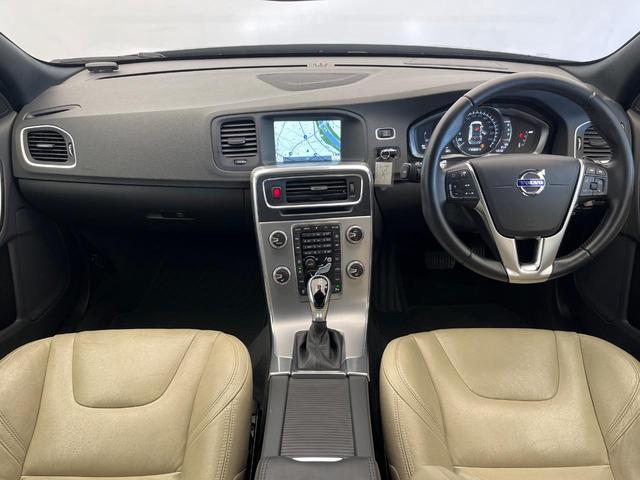 Ｖ６０ Ｄ４　ダイナミックエディション　純正ナビ　ディーゼル　メモリー機能付きパワーシート　ブラインドスポットインフォメーション　茶革シート　Ｂｌｕｅｔｏｏｔｈ　ＨＩＤヘッドライト　純正１８インチアルミホイール（2枚目）