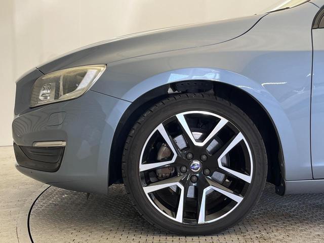 Ｖ６０ Ｄ４　ダイナミックエディション　純正ナビ　ディーゼル　メモリー機能付きパワーシート　ブラインドスポットインフォメーション　茶革シート　Ｂｌｕｅｔｏｏｔｈ　ＨＩＤヘッドライト　純正１８インチアルミホイール（15枚目）