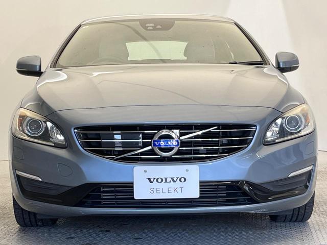 Ｖ６０ Ｄ４　ダイナミックエディション　純正ナビ　ディーゼル　メモリー機能付きパワーシート　ブラインドスポットインフォメーション　茶革シート　Ｂｌｕｅｔｏｏｔｈ　ＨＩＤヘッドライト　純正１８インチアルミホイール（17枚目）