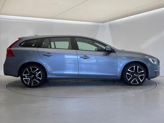 Ｖ６０ Ｄ４　ダイナミックエディション　純正ナビ　ディーゼル　メモリー機能付きパワーシート　ブラインドスポットインフォメーション　茶革シート　Ｂｌｕｅｔｏｏｔｈ　ＨＩＤヘッドライト　純正１８インチアルミホイール（18枚目）