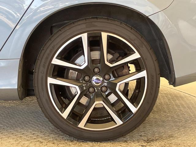 Ｖ６０ Ｄ４　ダイナミックエディション　純正ナビ　ディーゼル　メモリー機能付きパワーシート　ブラインドスポットインフォメーション　茶革シート　Ｂｌｕｅｔｏｏｔｈ　ＨＩＤヘッドライト　純正１８インチアルミホイール（23枚目）