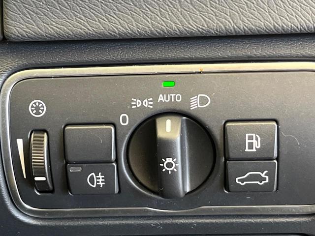 Ｖ６０ Ｄ４　ダイナミックエディション　純正ナビ　ディーゼル　メモリー機能付きパワーシート　ブラインドスポットインフォメーション　茶革シート　Ｂｌｕｅｔｏｏｔｈ　ＨＩＤヘッドライト　純正１８インチアルミホイール（30枚目）