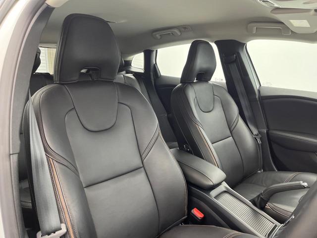 Ｖ４０ クロスカントリー　Ｄ４　サマム　ディーゼル　黒革シート　ｈａｒｍａｎ／ｋａｒｄｏｎ　禁煙車　インテリセーフ　シートヒーター　メモリー機能付パワーシート　バックカメラ　Ｂｌｕｅｔｏｏｔｈ　フルセグＴＶ　トールハンマーＬＥＤヘッドライト（12枚目）