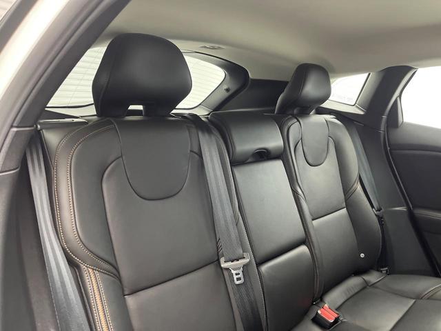 Ｖ４０ クロスカントリー　Ｄ４　サマム　ディーゼル　黒革シート　ｈａｒｍａｎ／ｋａｒｄｏｎ　禁煙車　インテリセーフ　シートヒーター　メモリー機能付パワーシート　バックカメラ　Ｂｌｕｅｔｏｏｔｈ　フルセグＴＶ　トールハンマーＬＥＤヘッドライト（13枚目）