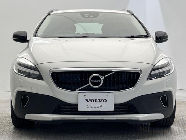 Ｖ４０ クロスカントリー　Ｄ４　サマム　ディーゼル　黒革シート　ｈａｒｍａｎ／ｋａｒｄｏｎ　禁煙車　インテリセーフ　シートヒーター　メモリー機能付パワーシート　バックカメラ　Ｂｌｕｅｔｏｏｔｈ　フルセグＴＶ　トールハンマーＬＥＤヘッドライト（17枚目）