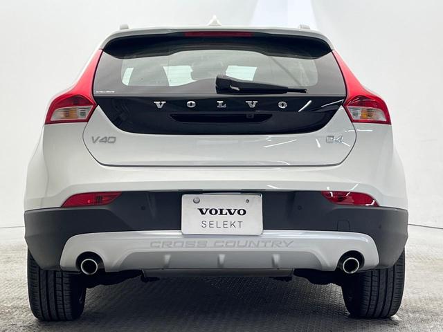 Ｖ４０ クロスカントリー　Ｄ４　サマム　ディーゼル　黒革シート　ｈａｒｍａｎ／ｋａｒｄｏｎ　禁煙車　インテリセーフ　シートヒーター　メモリー機能付パワーシート　バックカメラ　Ｂｌｕｅｔｏｏｔｈ　フルセグＴＶ　トールハンマーＬＥＤヘッドライト（19枚目）