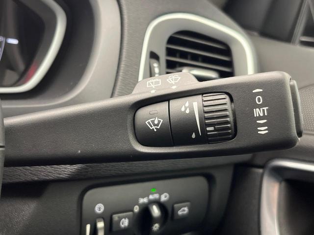 Ｖ４０ クロスカントリー　Ｄ４　サマム　ディーゼル　黒革シート　ｈａｒｍａｎ／ｋａｒｄｏｎ　禁煙車　インテリセーフ　シートヒーター　メモリー機能付パワーシート　バックカメラ　Ｂｌｕｅｔｏｏｔｈ　フルセグＴＶ　トールハンマーＬＥＤヘッドライト（35枚目）