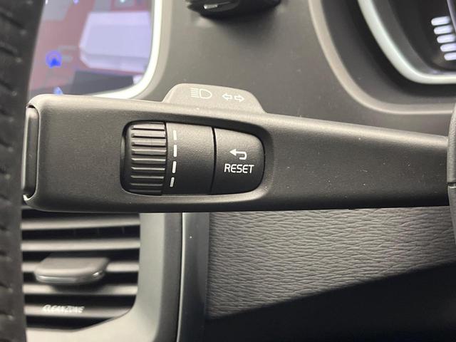 Ｖ４０ クロスカントリー　Ｄ４　サマム　ディーゼル　黒革シート　ｈａｒｍａｎ／ｋａｒｄｏｎ　禁煙車　インテリセーフ　シートヒーター　メモリー機能付パワーシート　バックカメラ　Ｂｌｕｅｔｏｏｔｈ　フルセグＴＶ　トールハンマーＬＥＤヘッドライト（36枚目）