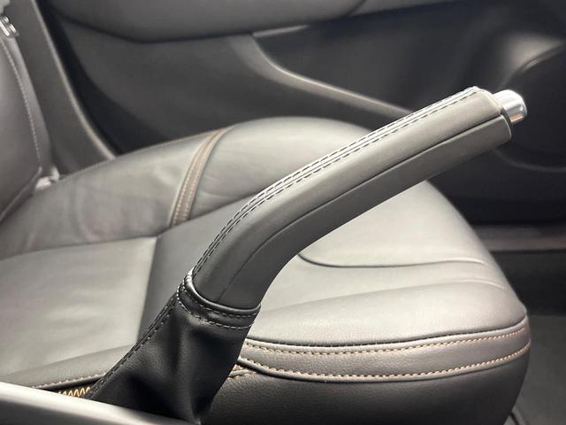 Ｖ４０ クロスカントリー　Ｄ４　サマム　ディーゼル　黒革シート　ｈａｒｍａｎ／ｋａｒｄｏｎ　禁煙車　インテリセーフ　シートヒーター　メモリー機能付パワーシート　バックカメラ　Ｂｌｕｅｔｏｏｔｈ　フルセグＴＶ　トールハンマーＬＥＤヘッドライト（49枚目）