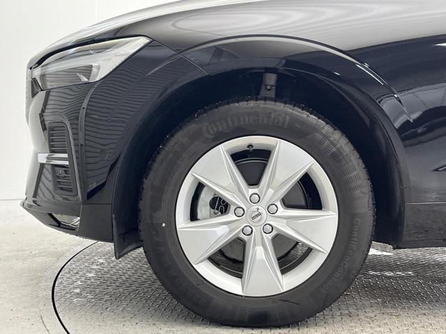 【純正１８インチアルミホイール】こだわりを持ってモデル別にデザインされた純正アルミホイールを装着。しつこい鉄粉や錆に高い効果を発揮する「ホイールコーティング」の施工も受付中！