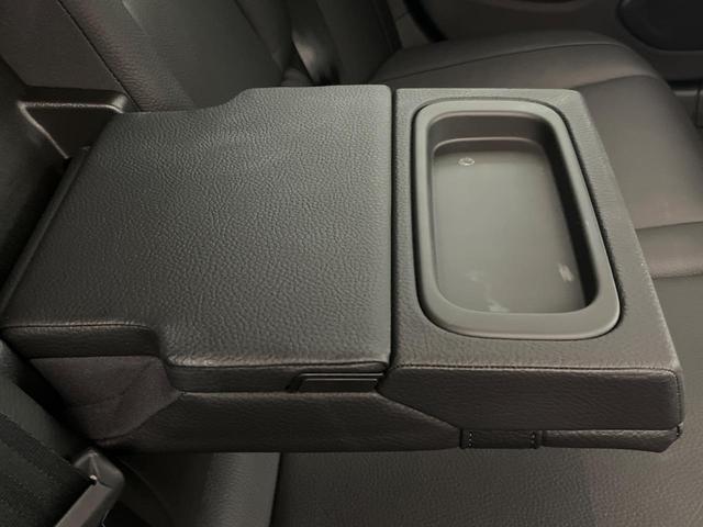 V60 B4 モメンタム 認定中古車 黒革シート 360°ビューカメラ 禁煙車 インテリセーフ シートヒーター 純正9インチナビ AppleCarPlay Bluetooth フルセグTV パワーバックドア LEDヘッドライト(29枚目)