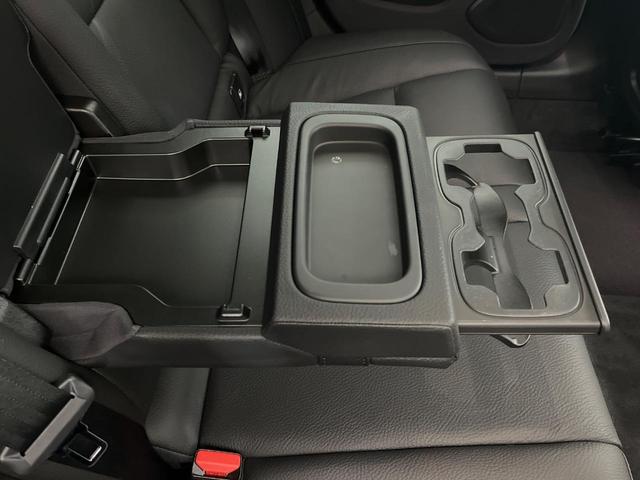 V60 B4 モメンタム 認定中古車 黒革シート 360°ビューカメラ 禁煙車 インテリセーフ シートヒーター 純正9インチナビ AppleCarPlay Bluetooth フルセグTV パワーバックドア LEDヘッドライト(30枚目)