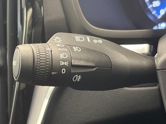 V60 B4 モメンタム 認定中古車 黒革シート 360°ビューカメラ 禁煙車 インテリセーフ シートヒーター 純正9インチナビ AppleCarPlay Bluetooth フルセグTV パワーバックドア LEDヘッドライト(37枚目)