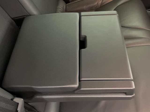 Ｖ６０ Ｄ４　Ｒデザイン　純正ナビ　ディーゼル　メモリー機能付きパワーシート　ブラインドスポットインフォメーション　本革シート　Ｂｌｕｅｔｏｏｔｈ　ＨＩＤヘッドライト　純正１８インチアルミホイール（27枚目）