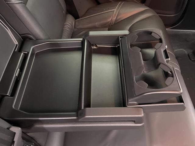 Ｖ６０ Ｄ４　Ｒデザイン　純正ナビ　ディーゼル　メモリー機能付きパワーシート　ブラインドスポットインフォメーション　本革シート　Ｂｌｕｅｔｏｏｔｈ　ＨＩＤヘッドライト　純正１８インチアルミホイール（28枚目）