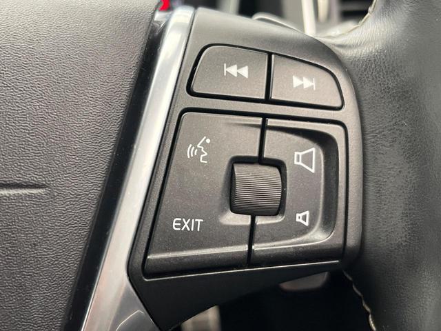 Ｖ６０ Ｄ４　Ｒデザイン　純正ナビ　ディーゼル　メモリー機能付きパワーシート　ブラインドスポットインフォメーション　本革シート　Ｂｌｕｅｔｏｏｔｈ　ＨＩＤヘッドライト　純正１８インチアルミホイール（35枚目）