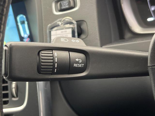 Ｖ６０ Ｄ４　Ｒデザイン　純正ナビ　ディーゼル　メモリー機能付きパワーシート　ブラインドスポットインフォメーション　本革シート　Ｂｌｕｅｔｏｏｔｈ　ＨＩＤヘッドライト　純正１８インチアルミホイール（38枚目）