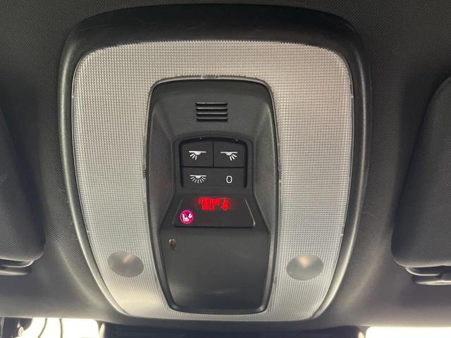 Ｖ６０ Ｄ４　Ｒデザイン　純正ナビ　ディーゼル　メモリー機能付きパワーシート　ブラインドスポットインフォメーション　本革シート　Ｂｌｕｅｔｏｏｔｈ　ＨＩＤヘッドライト　純正１８インチアルミホイール（56枚目）