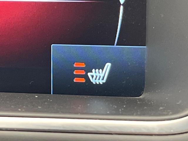V40 D4 インスクリプション 純正ナビ 黒革シート harman/kardon パイロットアシスト バックカメラ LEDヘッドライト ブラインドスポットインフォメーション 純正17インチアルミホイール ETC(8枚目)